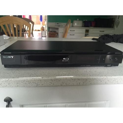Sony BDP-S560 Blu-Ray player DVD upscale 1080 wifi