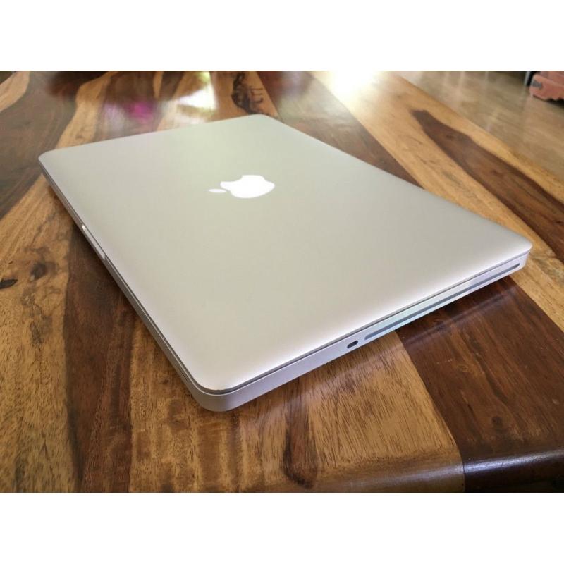 Apple MacBook Pro 13" 2.8GHz, Core i7, 16GB RAM, 750 HDD - MINT CONDITION + SOFTWARES