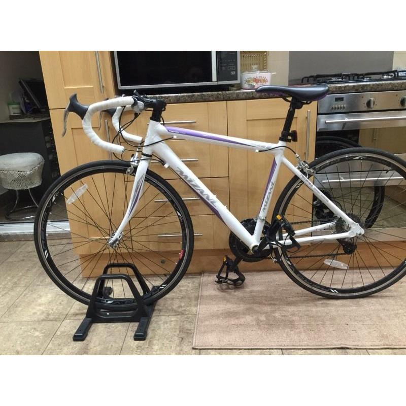 Mizani Road Racing Bike Aero 100. 19" Frame. 700" Wheels. used Twice