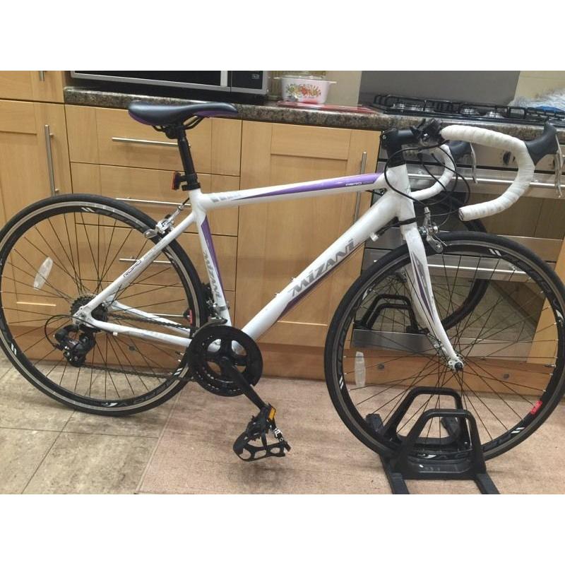 Mizani Road Racing Bike Aero 100. 19" Frame. 700" Wheels. used Twice