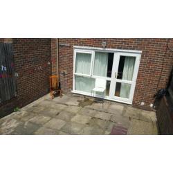 Rent bed in Woolwich Arsenal 70 per week bills included close Woolwich Arsenal Station DLR