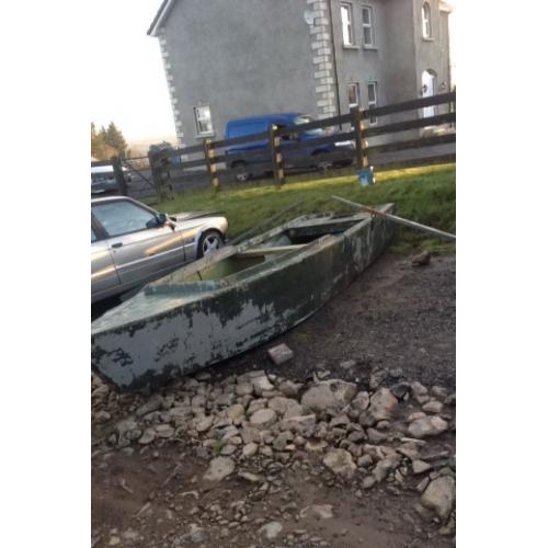 Rowing boat with oars