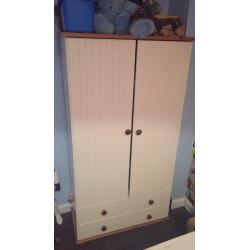 Children's wardrobe and chest of drawers