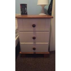 Children's wardrobe and chest of drawers