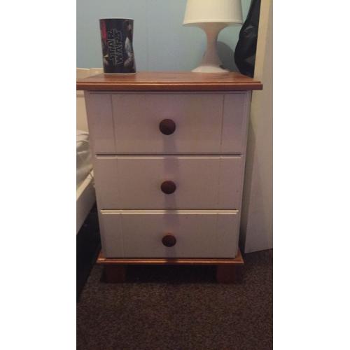 Children's wardrobe and chest of drawers