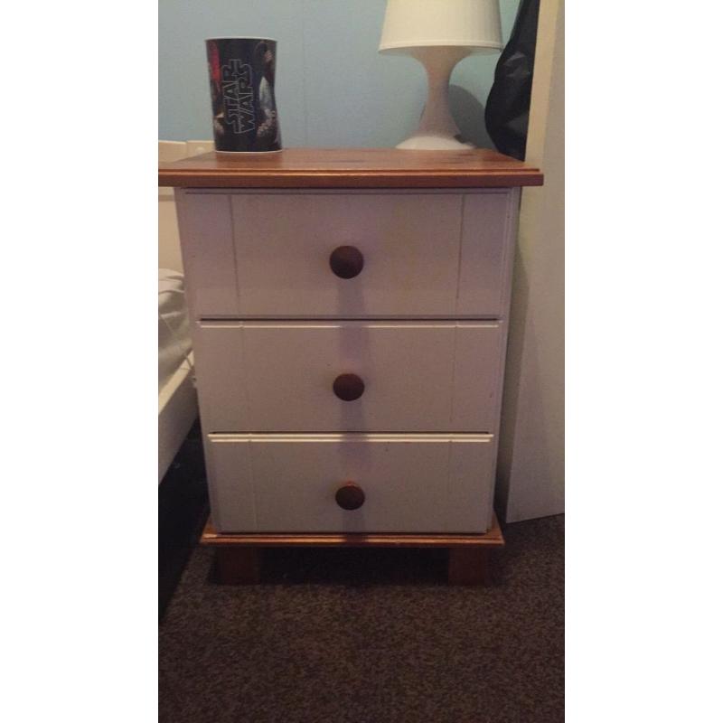 Children's wardrobe and chest of drawers