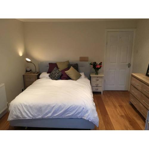 Beautiful Double Room Near Vauxhall/Stockwell Station With Private Bathroom