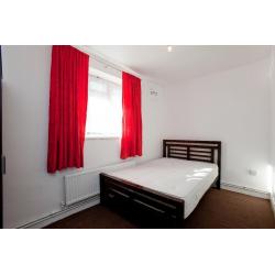 FANTASTIC 2 DOUBLE ROOMS AVAILABLE FOR RENT*** NO DEPOSIT*** ZONE 2