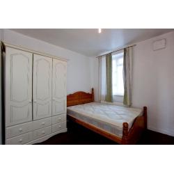 FANTASTIC 2 DOUBLE ROOMS AVAILABLE FOR RENT*** NO DEPOSIT*** ZONE 2