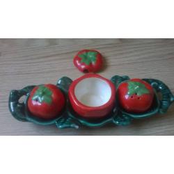 Tomatoe Condiments Set