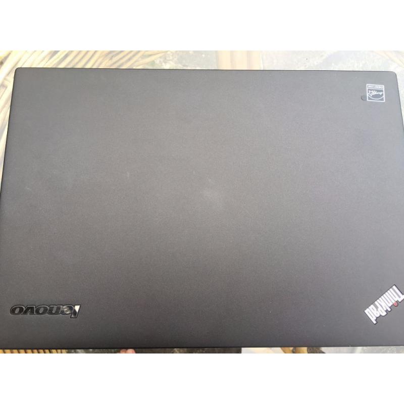 Lenovo Thinkpad X1 Carbon i7-5600U 8G ram 256GB SSD Long Warranty December 2018