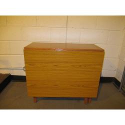 LARGE TEAK EFFECT GATE LEG DROP LEAF DINING TABLE FEE DELIVERY