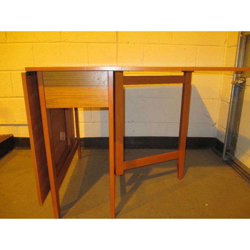LARGE TEAK EFFECT GATE LEG DROP LEAF DINING TABLE FEE DELIVERY