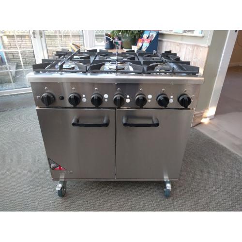 Burco Titan RG90NG Six Burner Oven Range. Natural gas hob and oven.