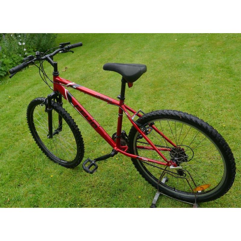 Apollo Feud mountain bike, 17" medium frame, Shimano 18 speed gears, 26" wheels