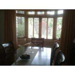 Beautiful solid wood dining table with 4 chairs and 2 carvers