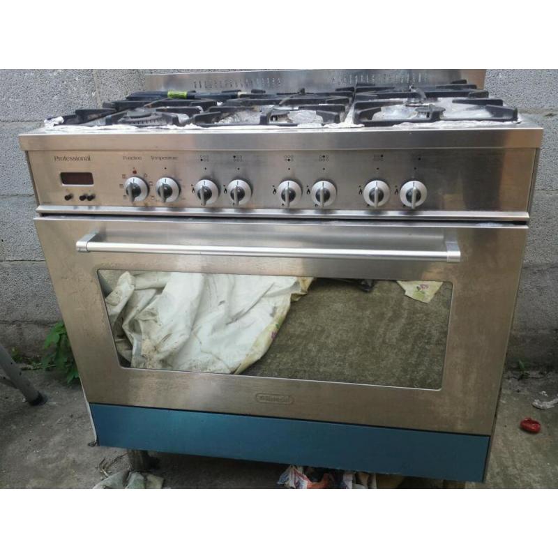 DELONGHI PROFESSIONAL GAS COOKER