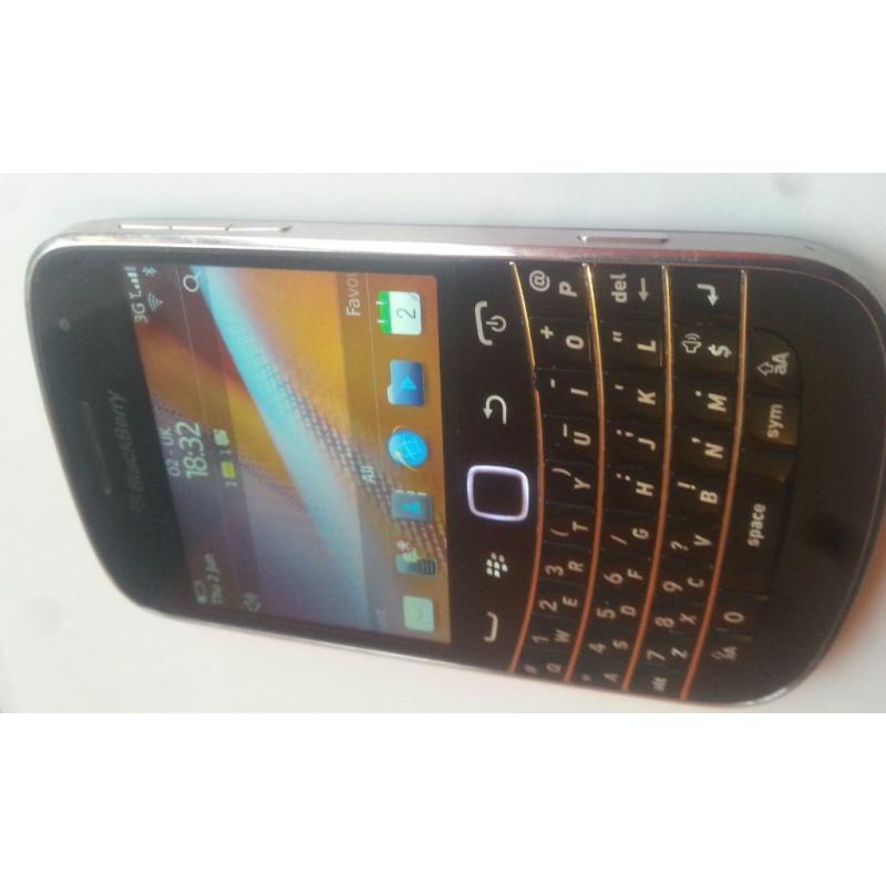 Blackberry Bold 9900 (UNLOCKED) Smartphone