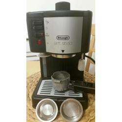 Delongi cafe treviso Coffee Machine + 2 lavazza expresso coffes