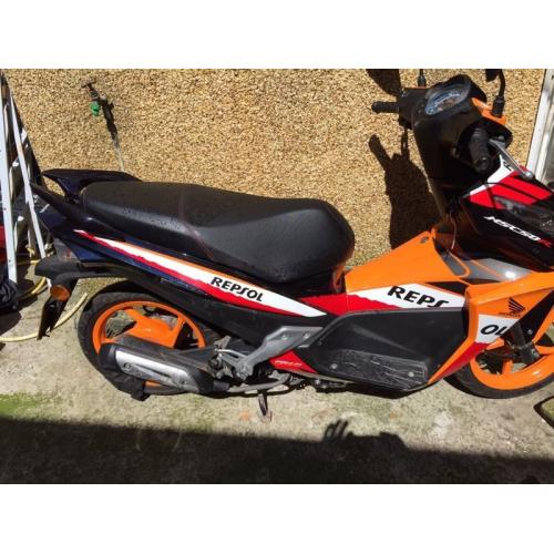 Honda repsol moped