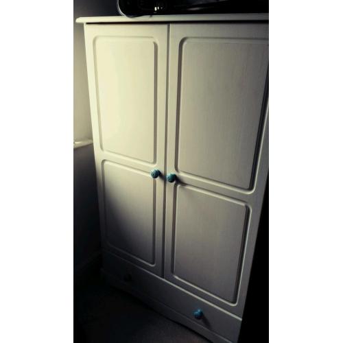 Wardrobe / tallboy