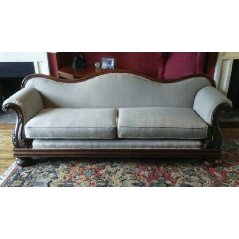 EXPERIENCED UPHOLSTERER