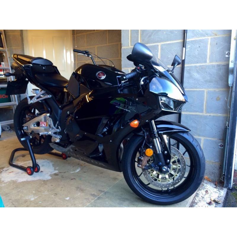 Honda CBR600RR Black in VGC with Extras