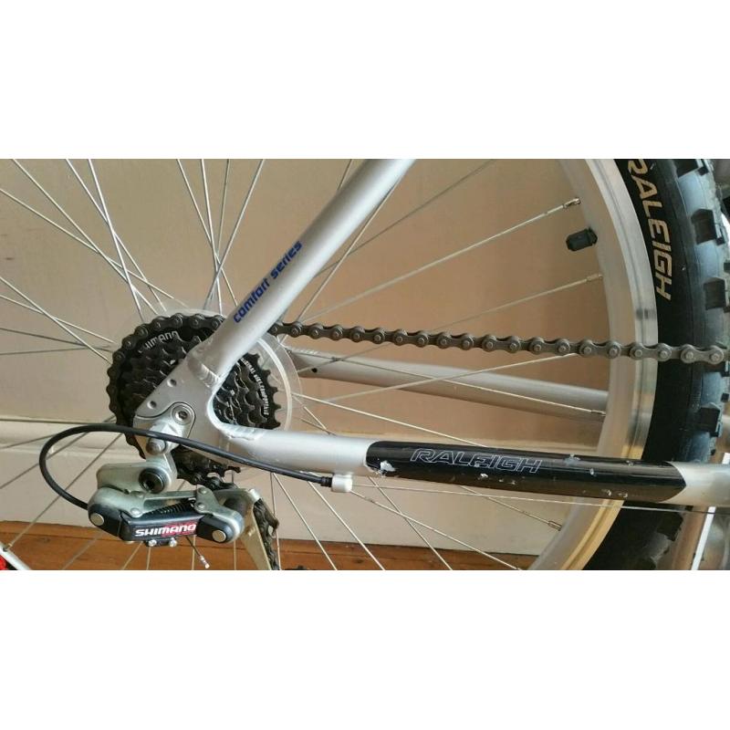 Raleigh Voyager Ladies Bike