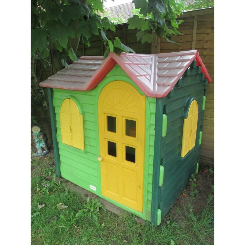 LIttle Tikes Play House Country Cottage