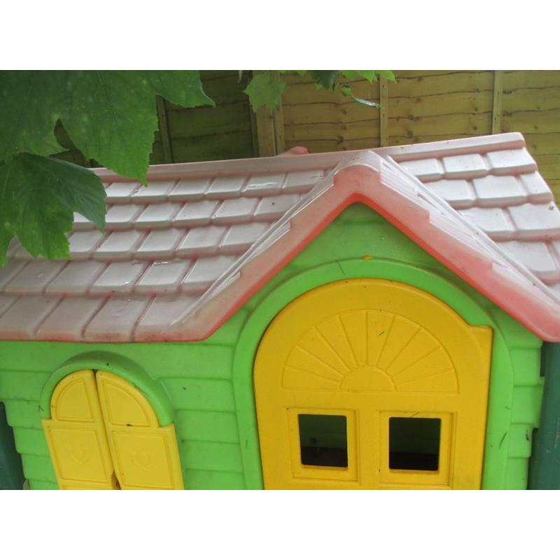 LIttle Tikes Play House Country Cottage