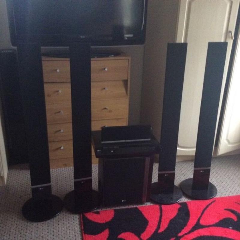 LG Home Cinema System 800watt DVD USB