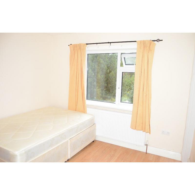 Double Room With En-suite Bathroom In Converted House, Colindale, Edgware, ALL BILLS & WIFI INCLUDED