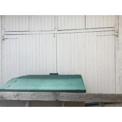TIMBER DOUBLE DOORS TO GARAGE