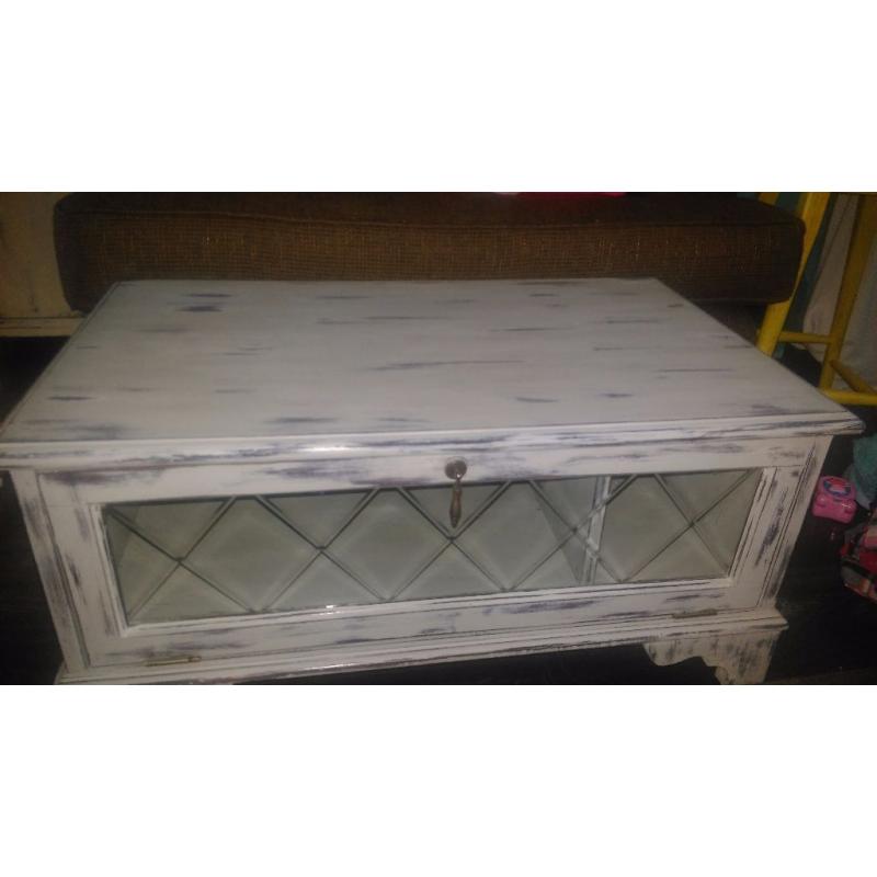 Beautiful shabby chic tv stand, paris grey.