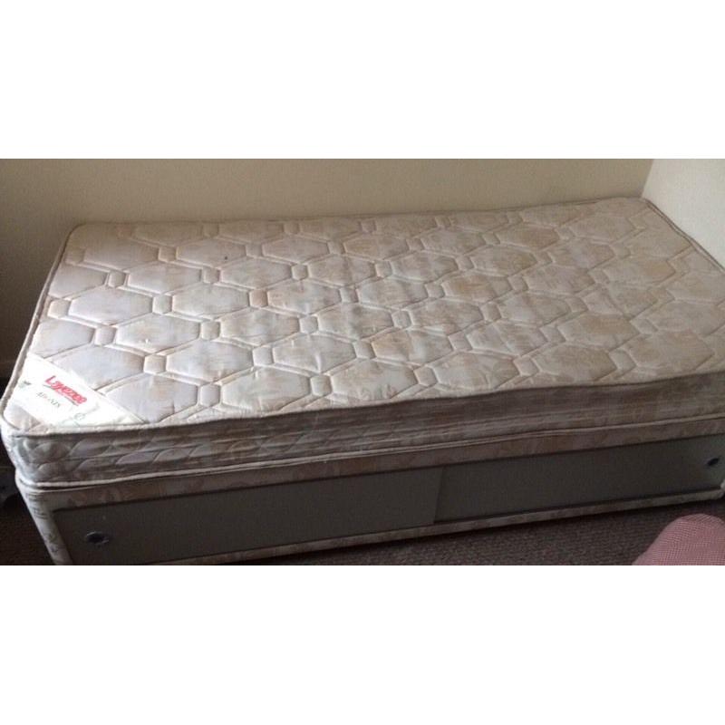 Single bed with mattress