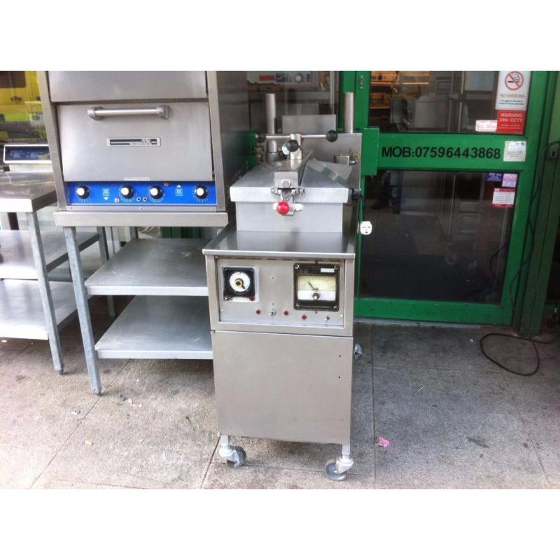 CATERING COMMERCIAL HENNY PENNY FRIED CHICKEN PRESSURE COOKER, MANUAL GAS MODEL FAST FOOD KITCHEN