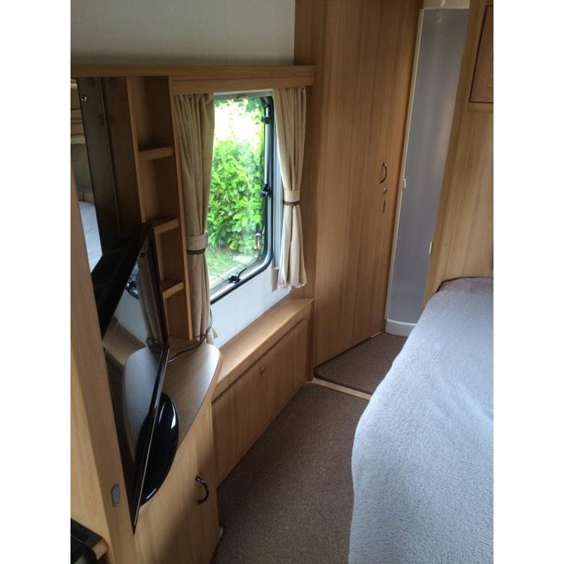 Avondale argente 642-4