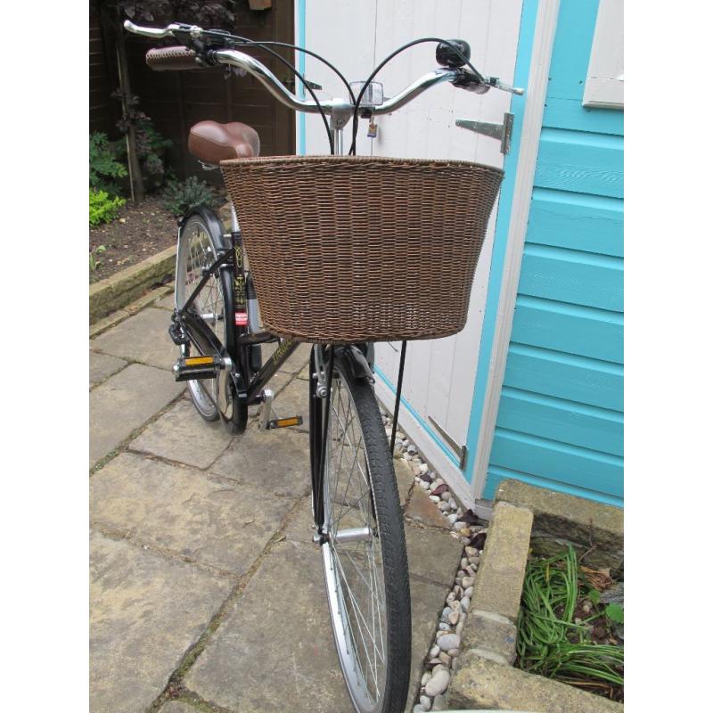 DAWES DUCHESS LADIES BIKE. EXCELLENT CONDITION, RARELY USED AND DRY STORED. GORGEOUS BICYCLE.