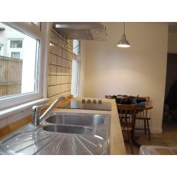 Double room, 3mins walk to Victoria line, Seven Sisters/Tottenham Hale