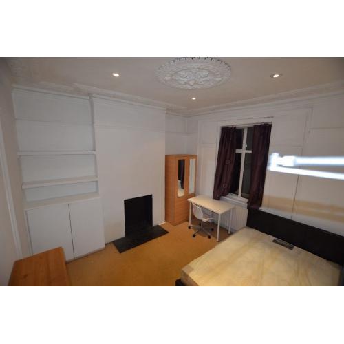 MUCHAS HABITACIONES LISTAS PARA ENTRAR!! WIFFI- CLEANER- LAVADORA Y SECADORA- TODO INCLUIDO-LLAMARME