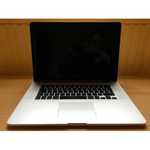 Macbook Pro -- 15.4 inch -- retina display -- mint condition -- FOR SALE!!!