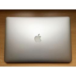 Macbook Pro -- 15.4 inch -- retina display -- mint condition -- FOR SALE!!!