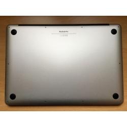 Macbook Pro -- 15.4 inch -- retina display -- mint condition -- FOR SALE!!!