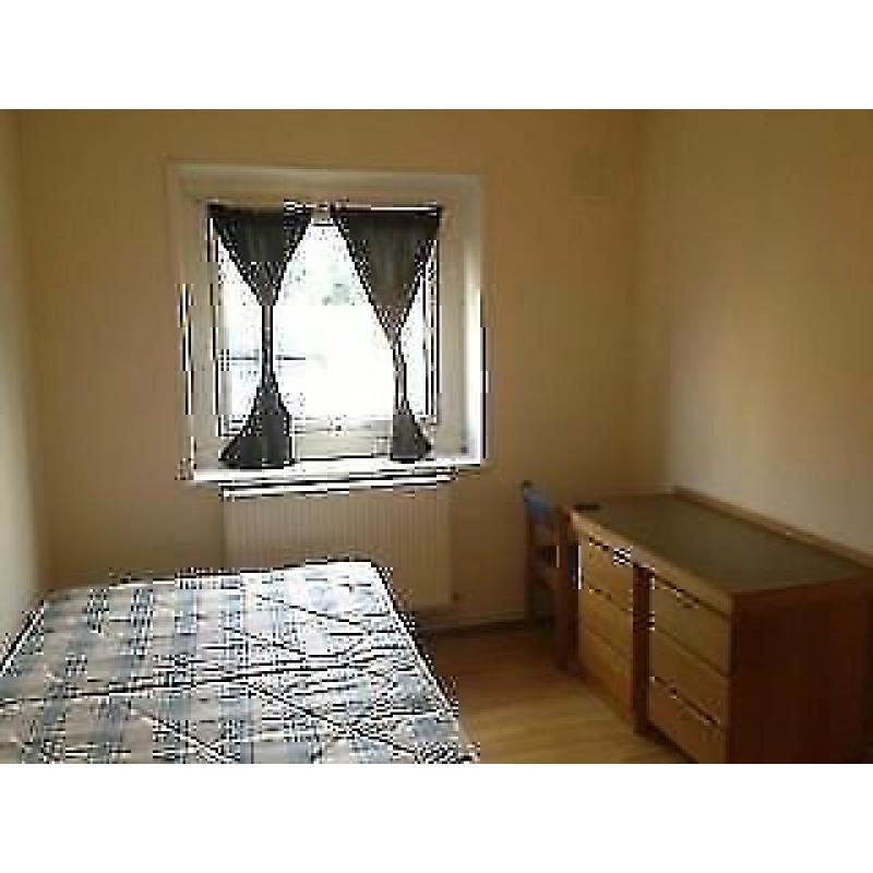2 single rooms 4-6 min Bethnal Green, Old Street,Liverpool Street, Mile End, Shoreditch,Brick Lane