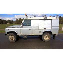 LAND ROVER DEFENDER 110 COUNTY