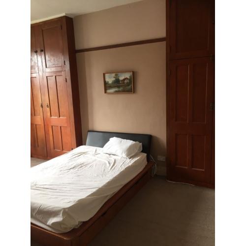 Double Room and King size Room Available in West Derby Road ( TUEBROOK).