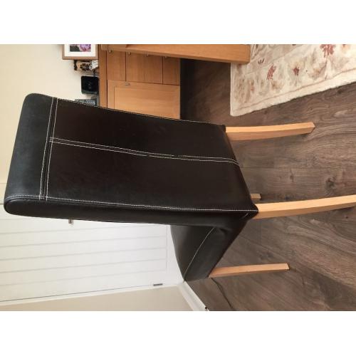 Dining Table, 4 Chairs & Sideboard