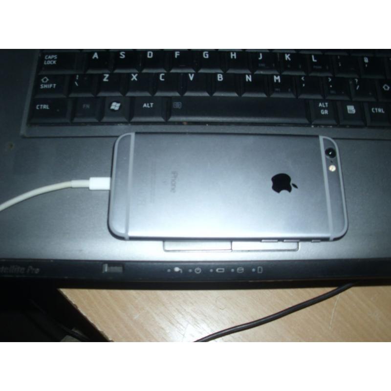 Apple Iphone 6s in grey 16gb - 6 months old, excellent condition