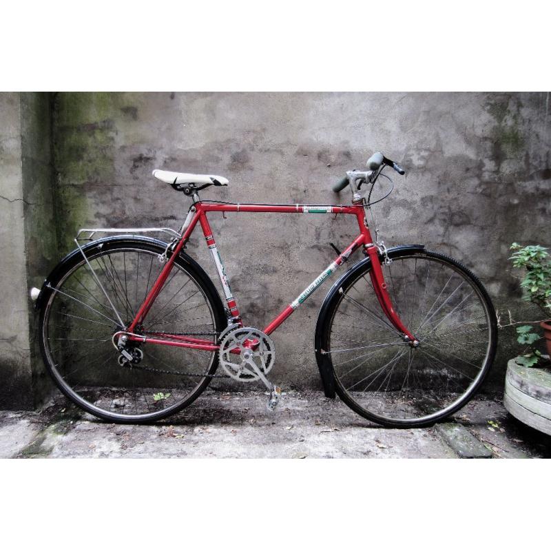 HALFORDS COMPETITOR, vintage dutch style mixte frame traditional road bike, 22.5 inch. 10 speed