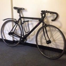 FUJI CLASSIC TRACK SINGLE SPEED ROAD BIKE FIXIE WITH DLOCK PUNCHER PROOF TYRES MUST SEE BARGAIN
